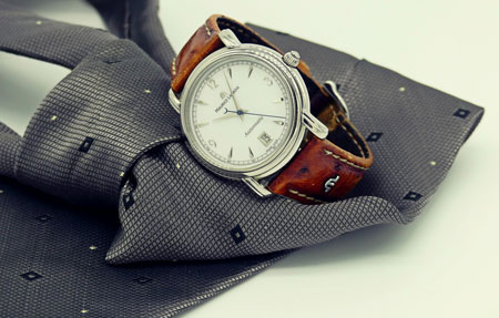 a-wrist-watch-2159351